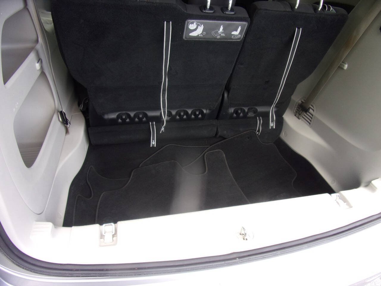 Used 2017 Chrysler Pacifica Touring FWD image 18