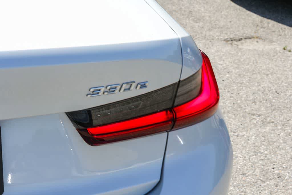 Used 2021 BMW 330e w/ Driving Assistance Package RWD image 11