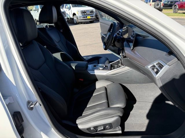 Used 2025 BMW 330i xDrive Sedan AWD/4WD image 40