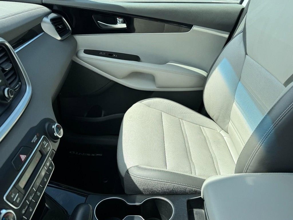 Used 2019 Kia Sorento SX w/ SX Touring Package image 14