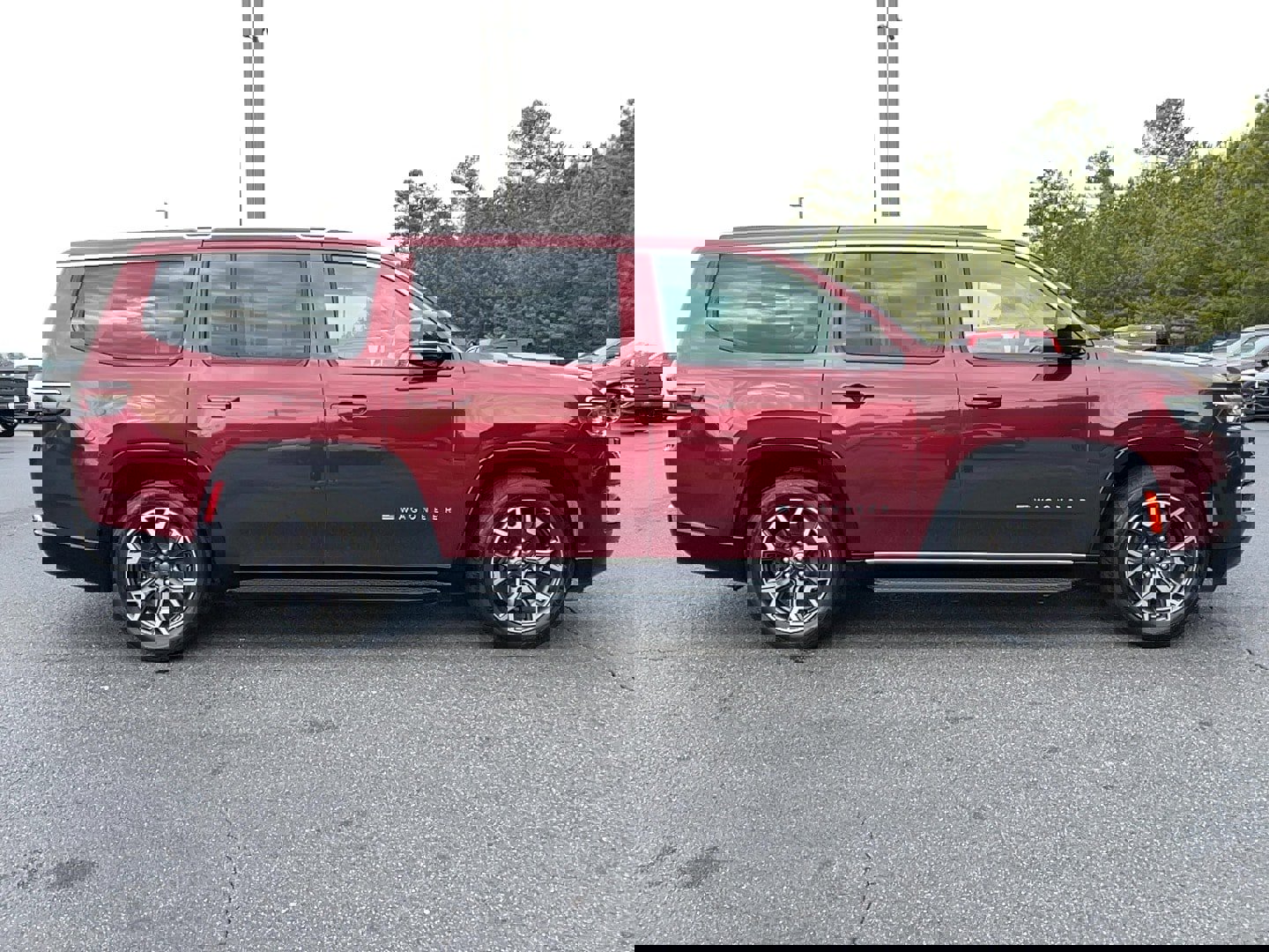 Used 2023 Jeep Wagoneer Series III w/ Preferred Equipment Group image 4