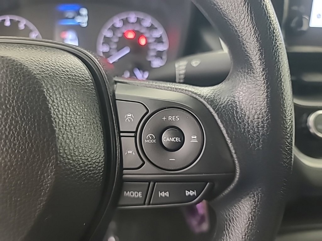Used 2025 Toyota Corolla LE FWD image 32