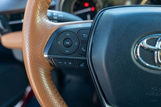 Used 2020 Toyota Avalon Limited image 26