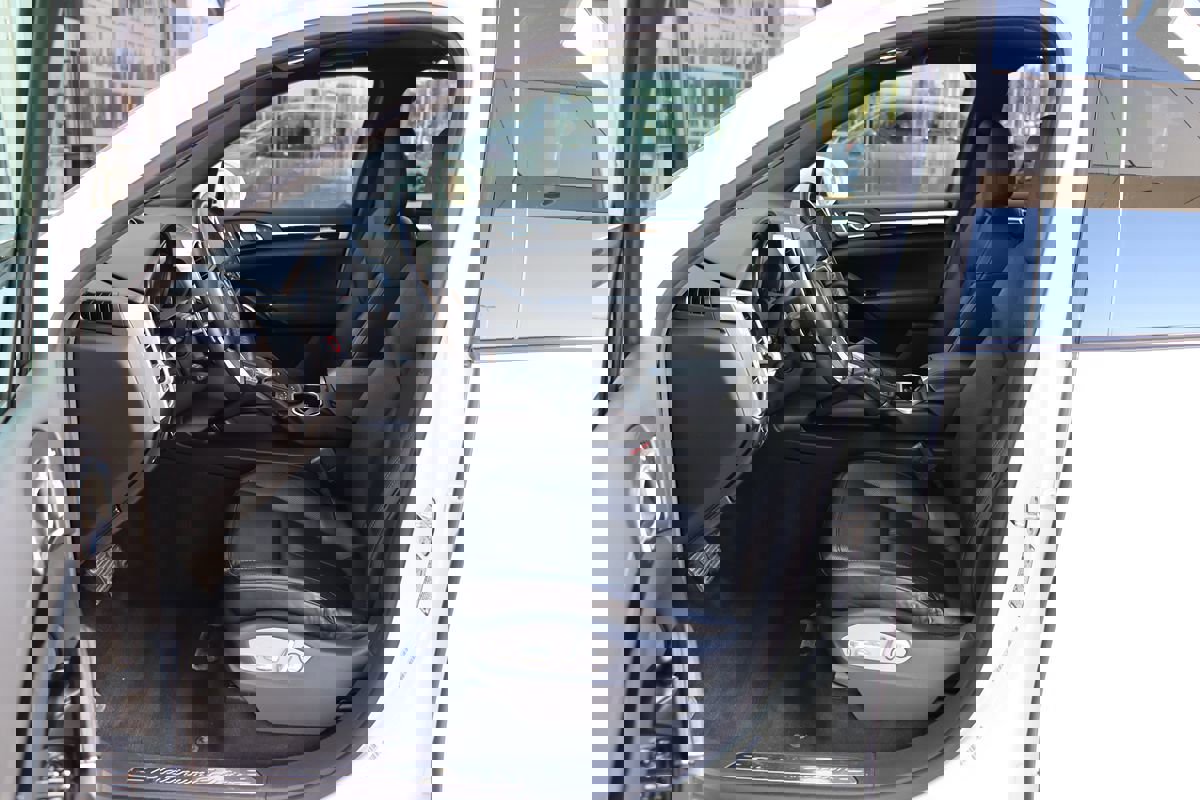 Used 2018 Porsche Cayenne Platinum Edition image 34