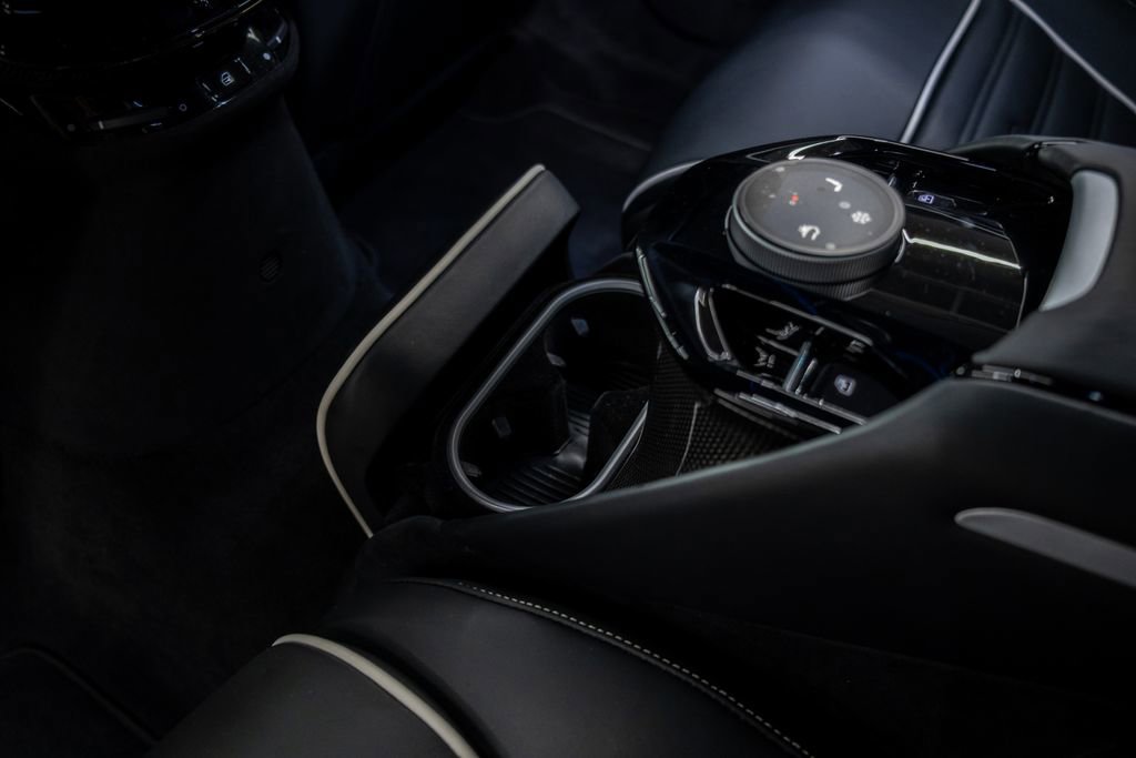 Used 2024 Ferrari Purosangue image 25