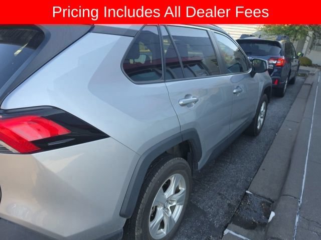 Used 2020 Toyota RAV4 XLE w/ Convenience Package FWD image 10