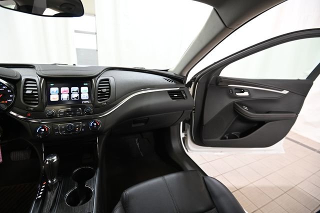 Used 2016 Chevrolet Impala LT image 25