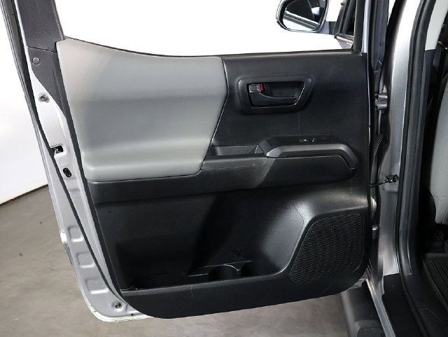 Used 2022 Toyota Tacoma SR AWD/4WD image 26
