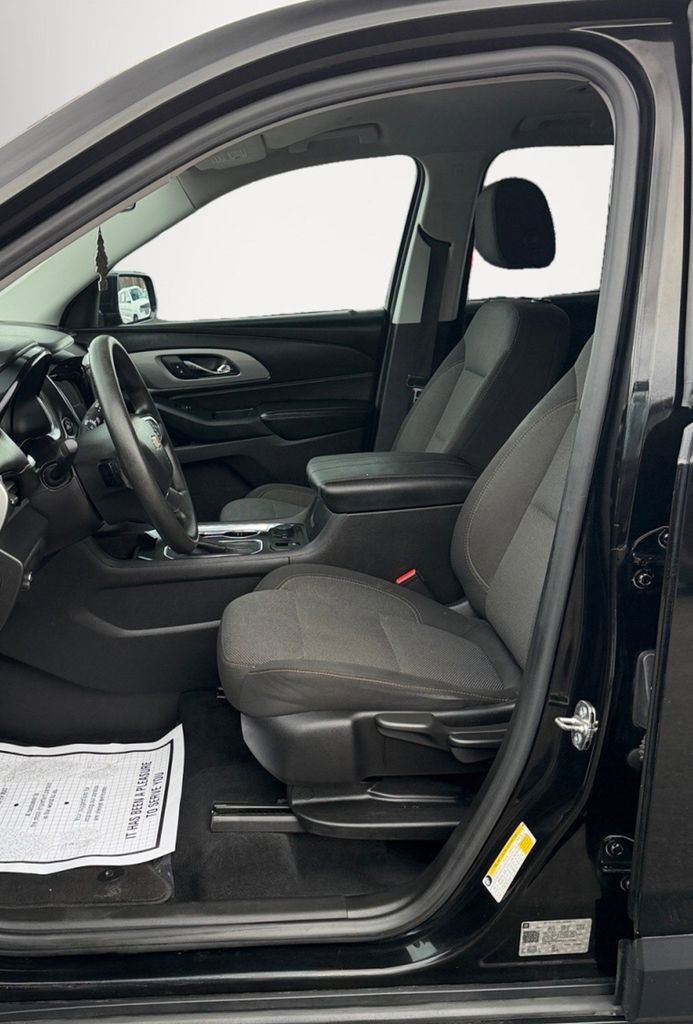 Used 2018 Chevrolet Traverse LS AWD/4WD image 13