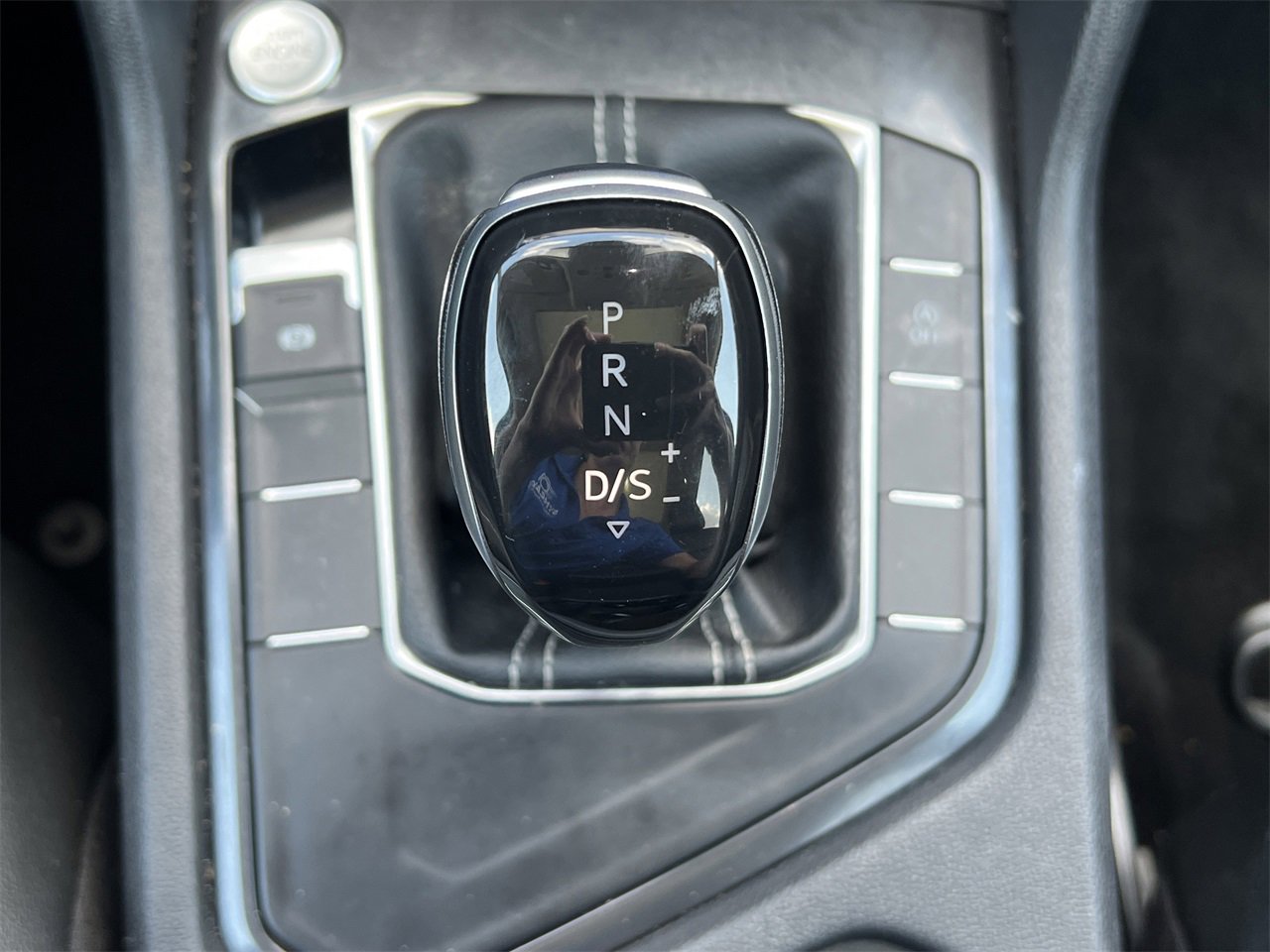 Used 2023 Volkswagen Tiguan SE image 7