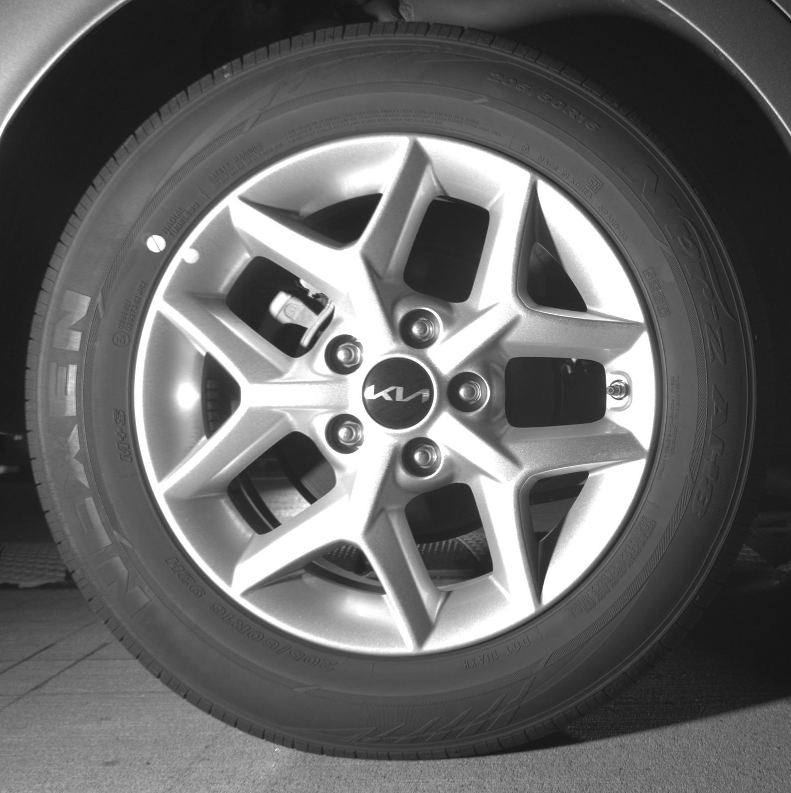 Used 2025 Kia Soul LX w/ LX Technology Package FWD image 15