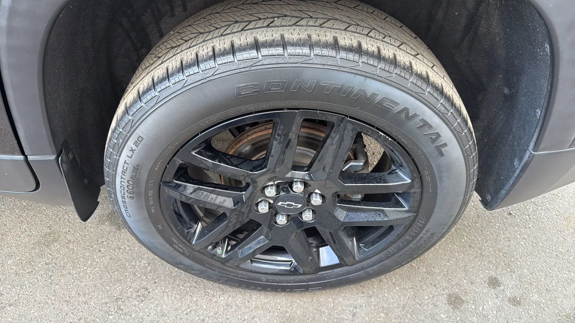 Used 2019 Chevrolet Traverse LT w/ LPO, Blackout Package AWD/4WD image 9