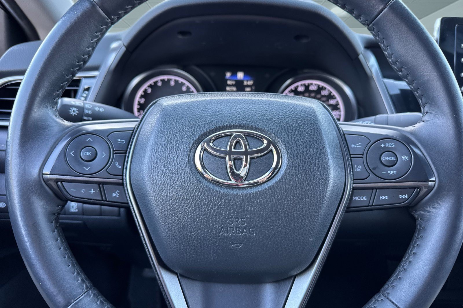 Used 2024 Toyota Camry SE w/ Convenience Package FWD image 11