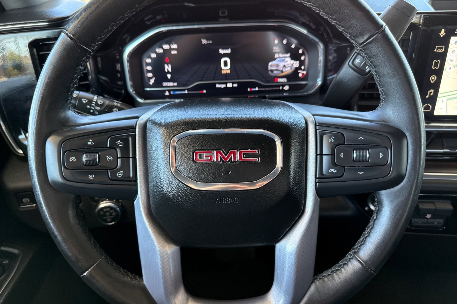 Used 2025 GMC Sierra 1500 SLT image 30