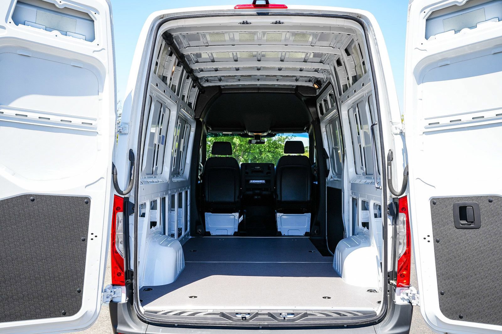 New 2025 Mercedes-Benz Sprinter 2500 image 25