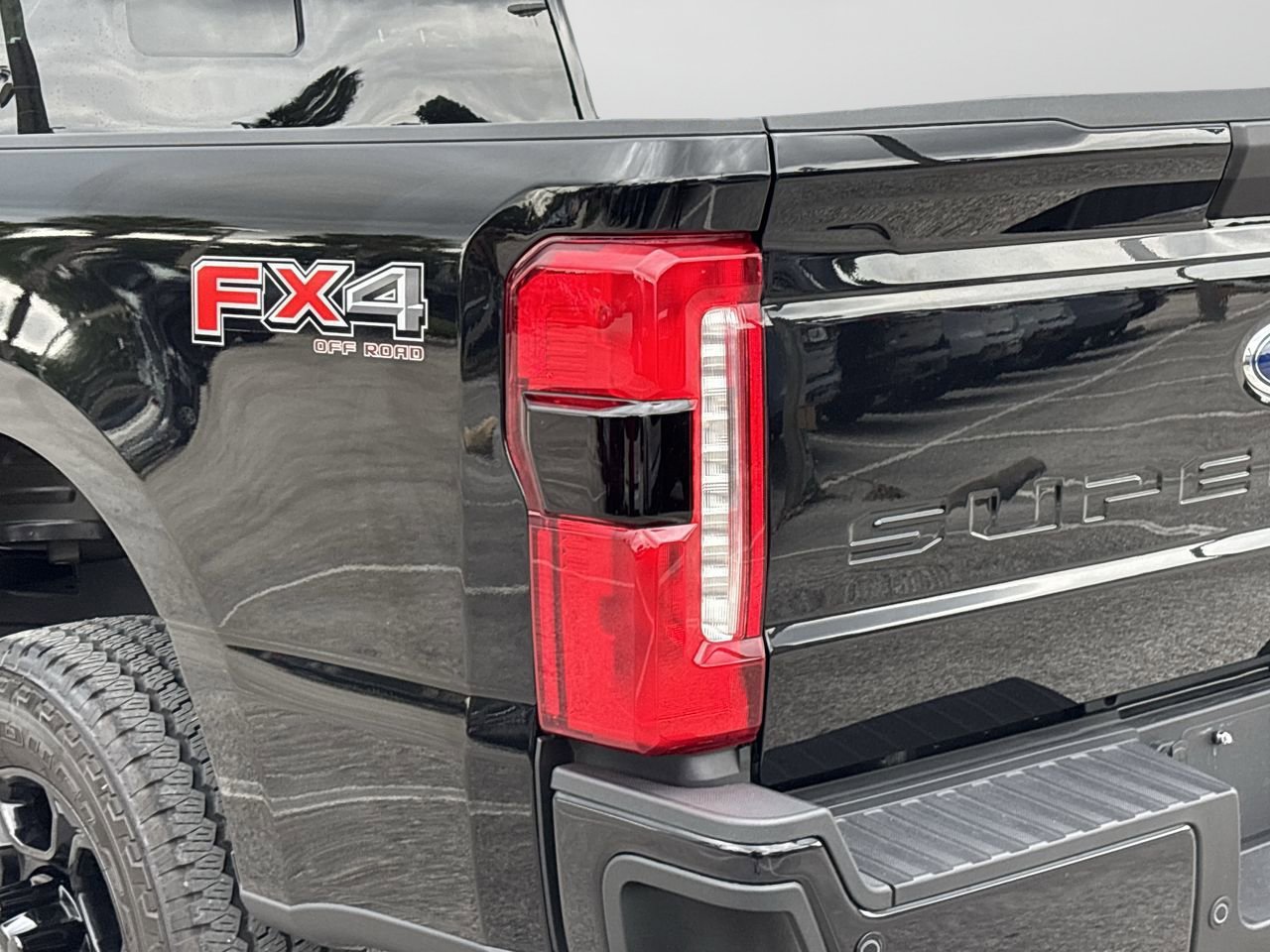 Used 2025 Ford F250 XL w/ STX Appearance Package AWD/4WD image 7