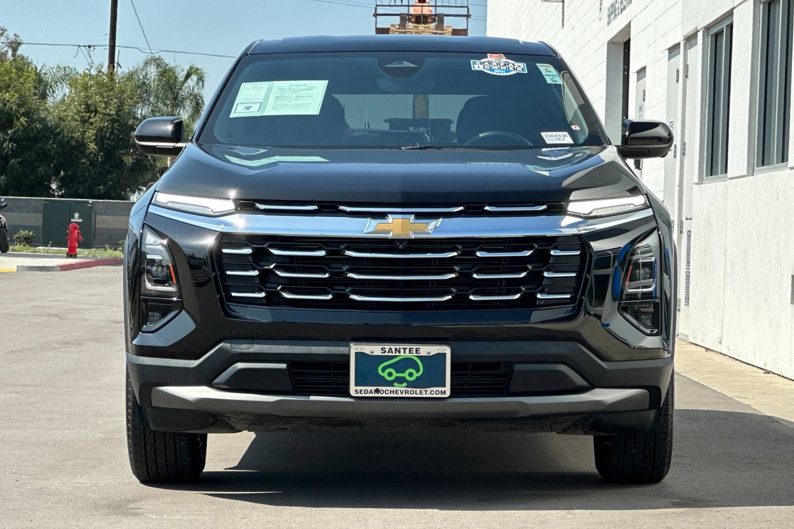 Used 2025 Chevrolet Equinox LT w/ Safety and Technology Package FWD image 9