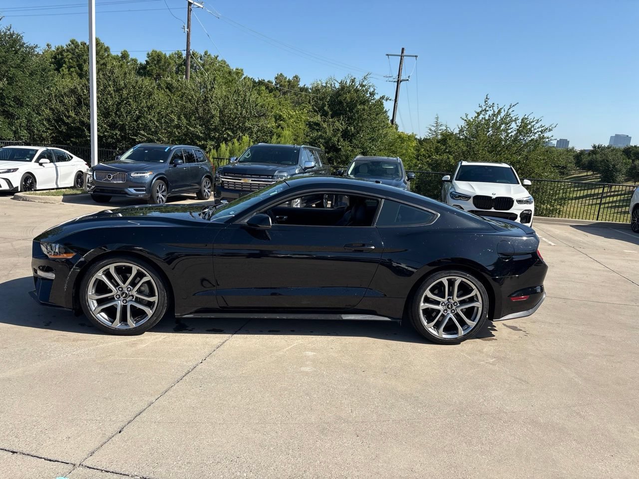Used 2018 Ford Mustang Premium RWD image 8