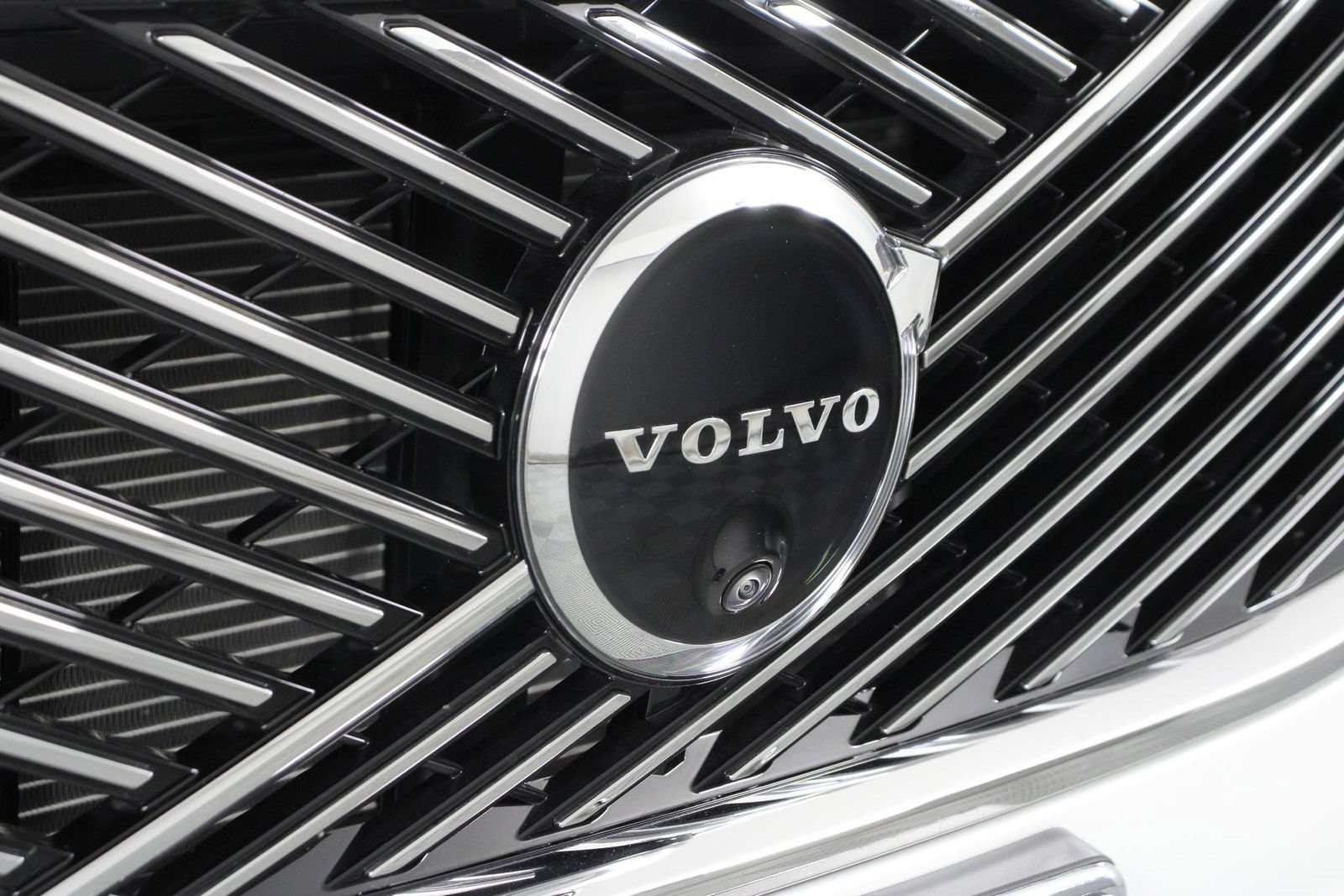 Certified 2026 Volvo XC90 B6 Plus w/ Protection Package Premier AWD/4WD image 27
