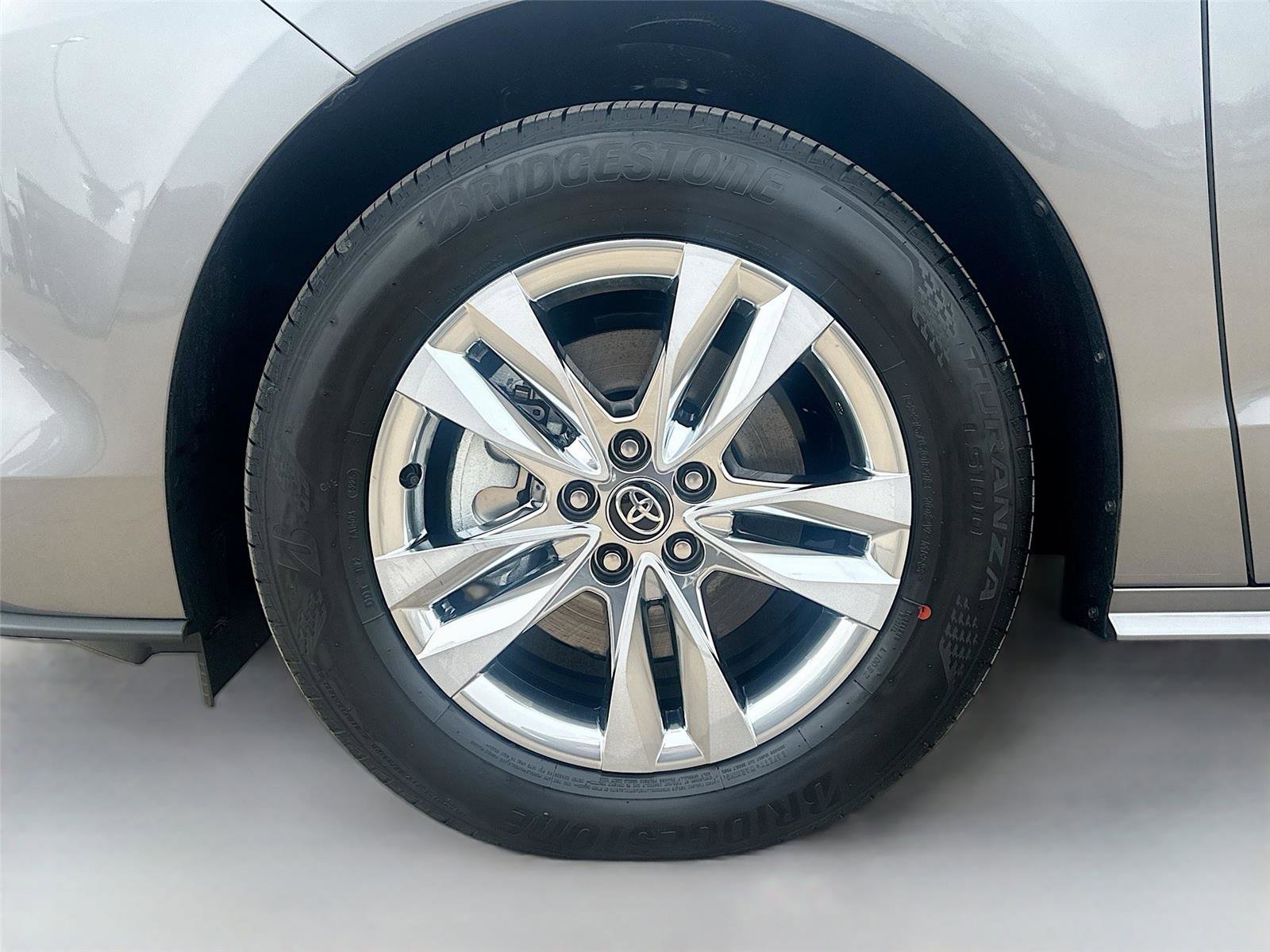 New 2026 Toyota Sienna XLE image 31