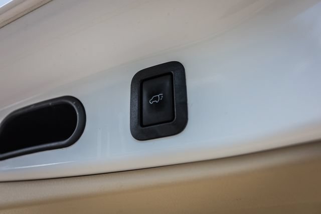 Used 2016 Toyota Highlander Limited FWD image 63