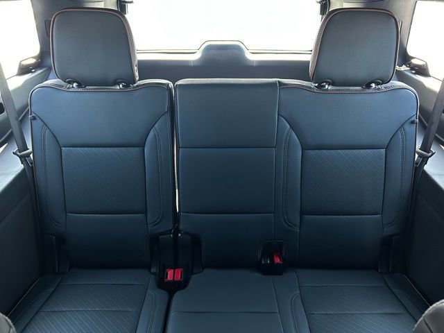 New 2025 GMC Yukon XL AT4 w/ AT4 Premium Plus Package AWD/4WD image 36
