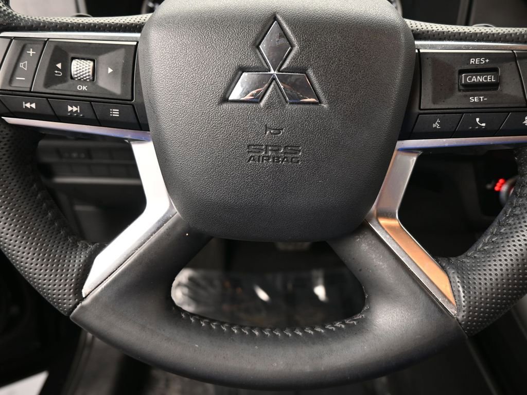 Used 2022 Mitsubishi Outlander SE image 33