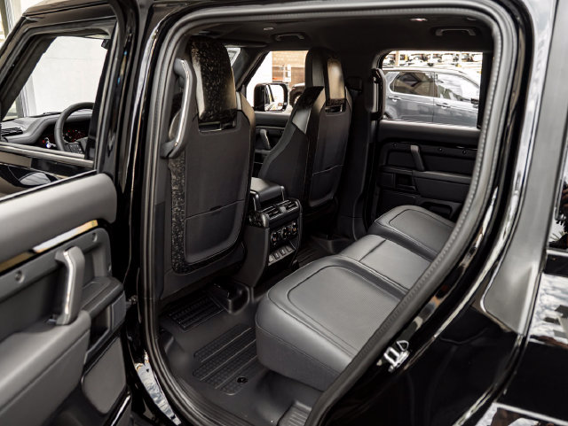 New 2026 Land Rover Defender 110 OCTA AWD/4WD image 28