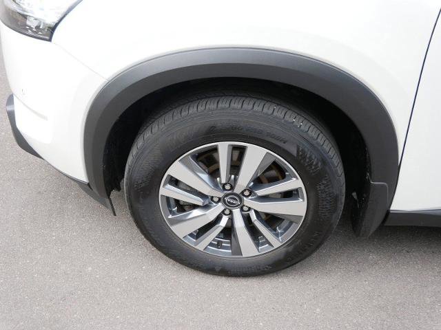 Certified 2023 Nissan Pathfinder SL w/ Black Appearance Package AWD/4WD image 9