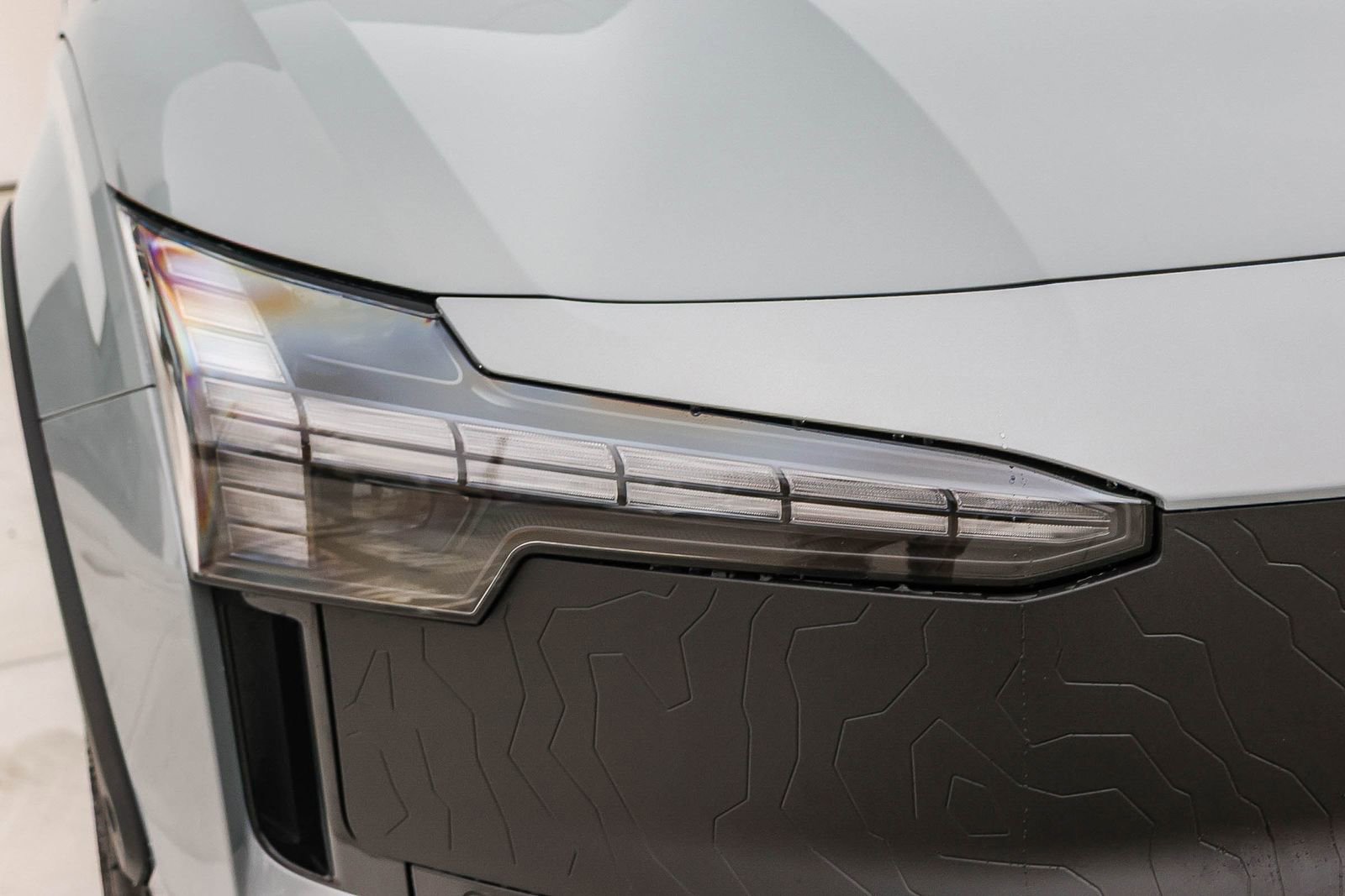 New 2026 Volvo EX30 Cross Country Ultra w/ Protection Package Premier image 15