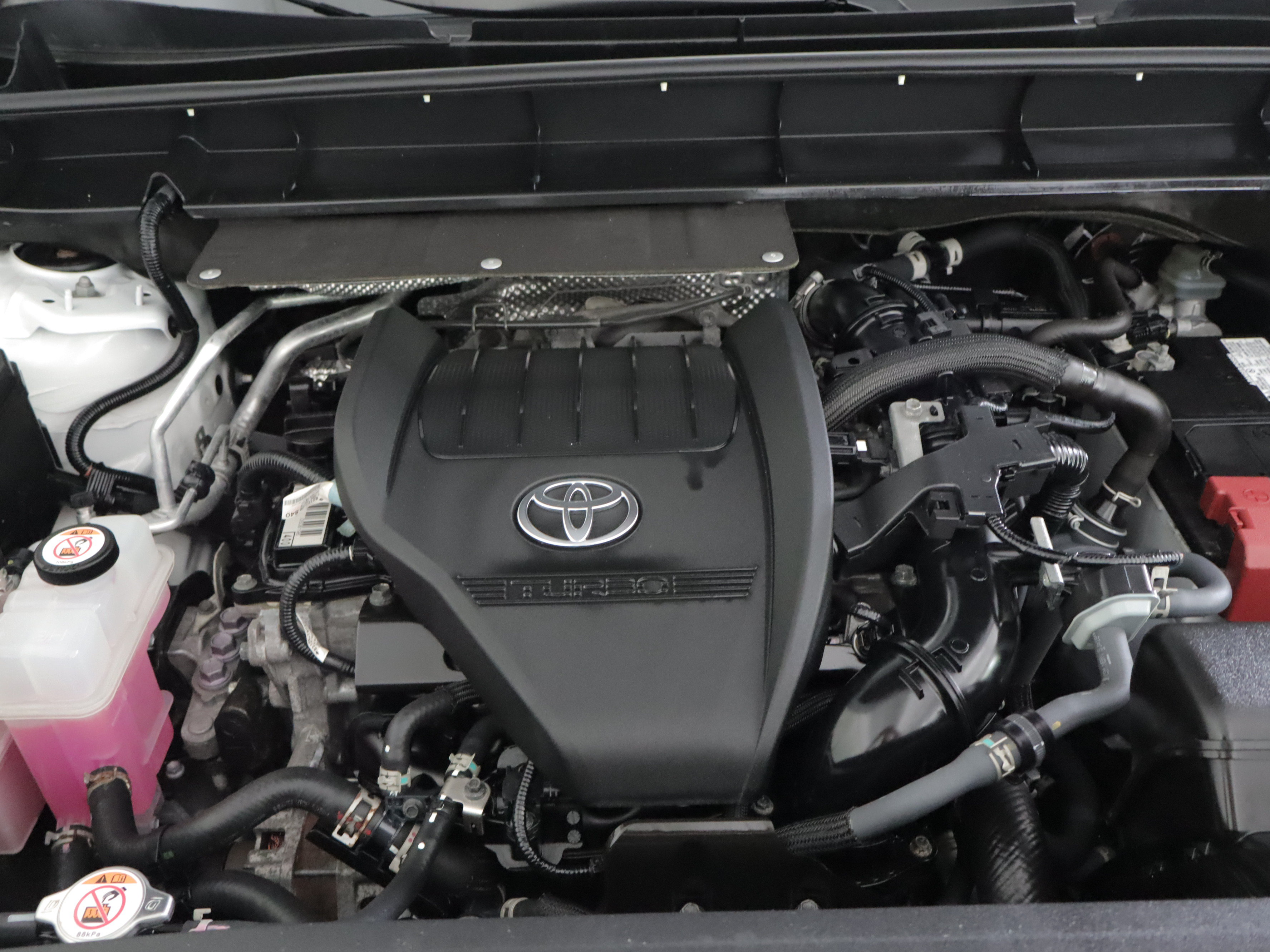 Used 2023 Toyota Highlander XLE AWD/4WD image 28