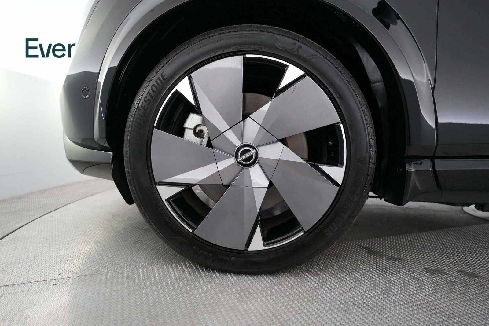 Used 2024 Nissan Ariya AWD image 19