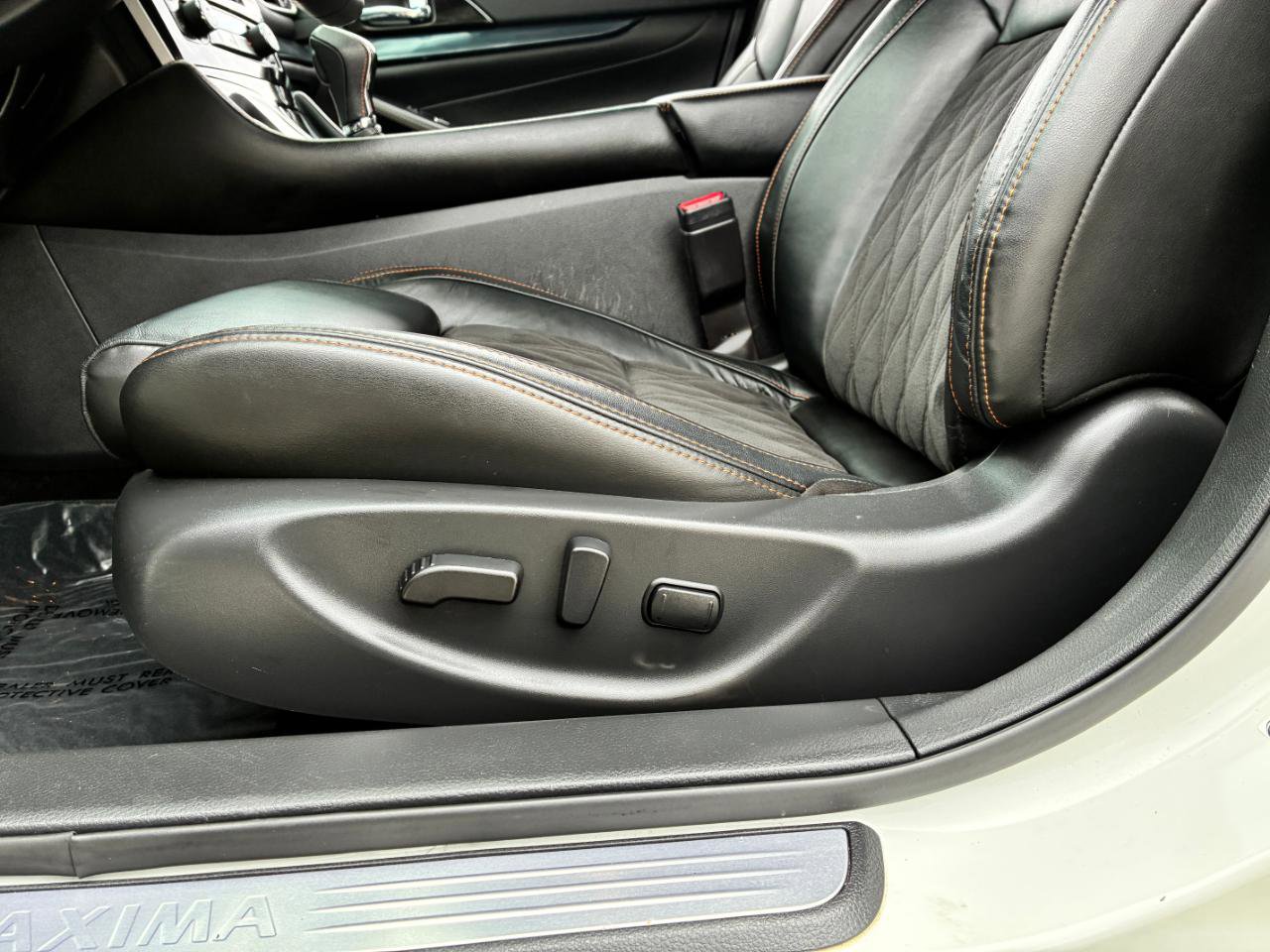 Used 2023 Nissan Maxima SR w/ Sport Mat Group image 15