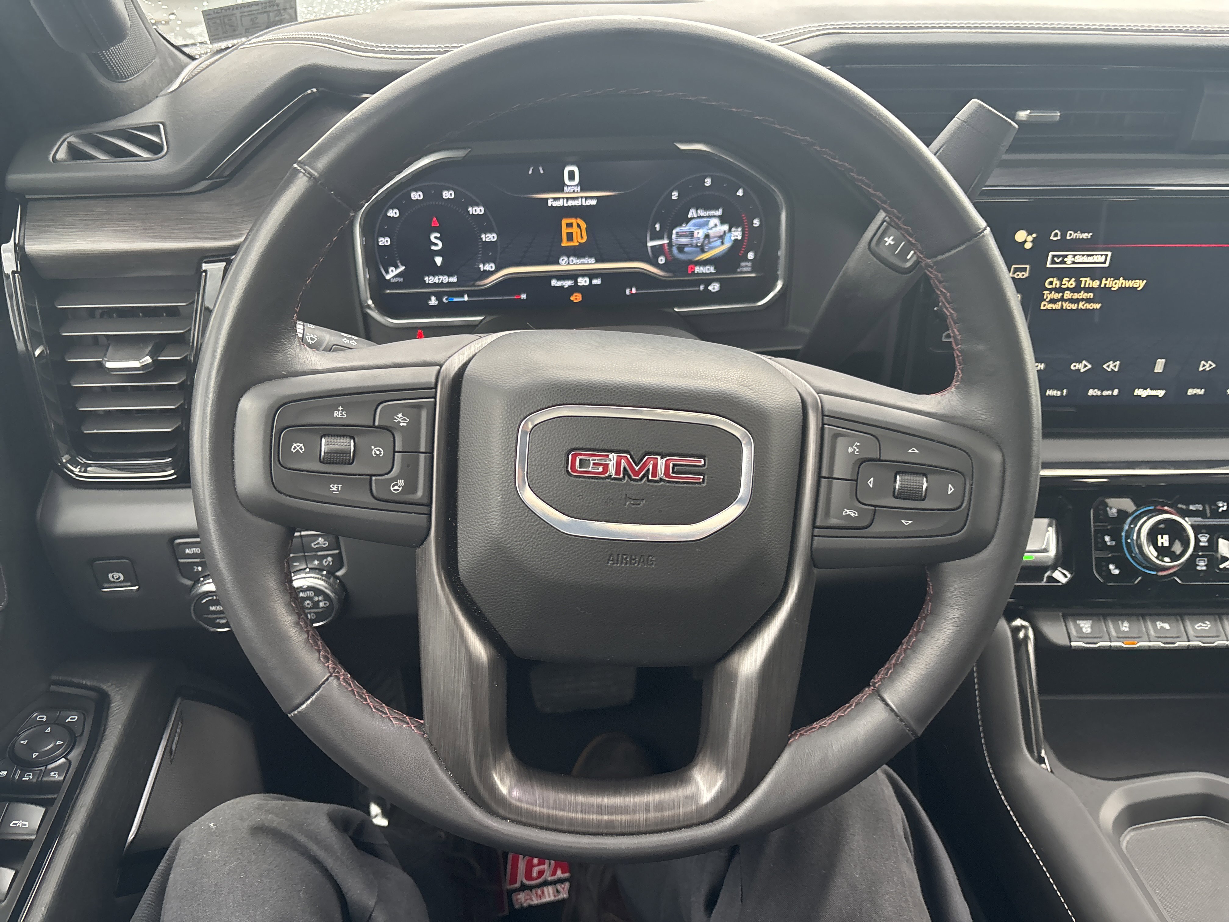 Used 2024 GMC Sierra 2500 AT4X image 18