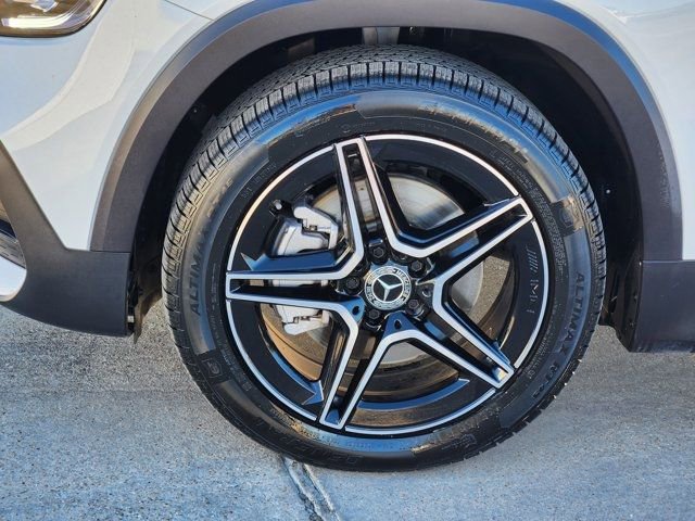 Used 2022 Mercedes-Benz GLB 250 4MATIC image 17