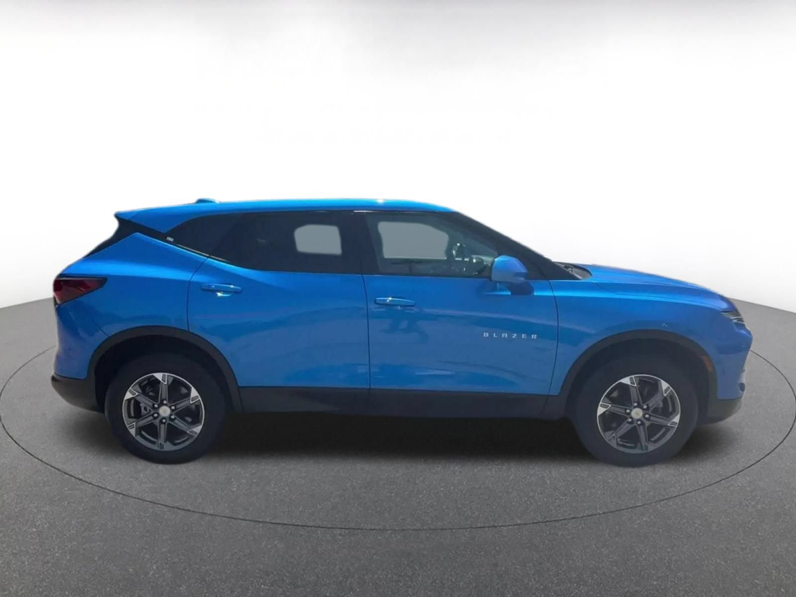 Used 2025 Chevrolet Blazer LT FWD image 15