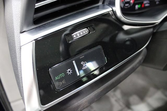 Used 2021 Audi Q7 3.0T Prestige AWD/4WD image 19