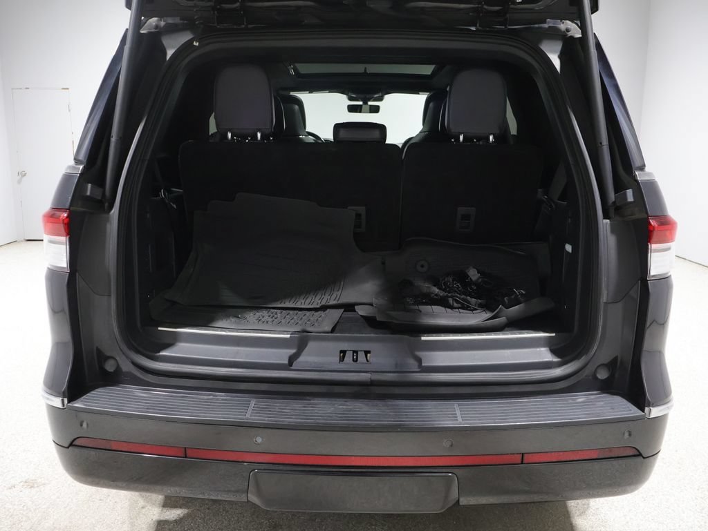 Used 2022 Lincoln Navigator Reserve AWD/4WD image 20