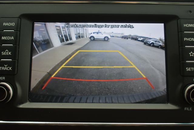 Used 2019 Kia Sedona LX image 24