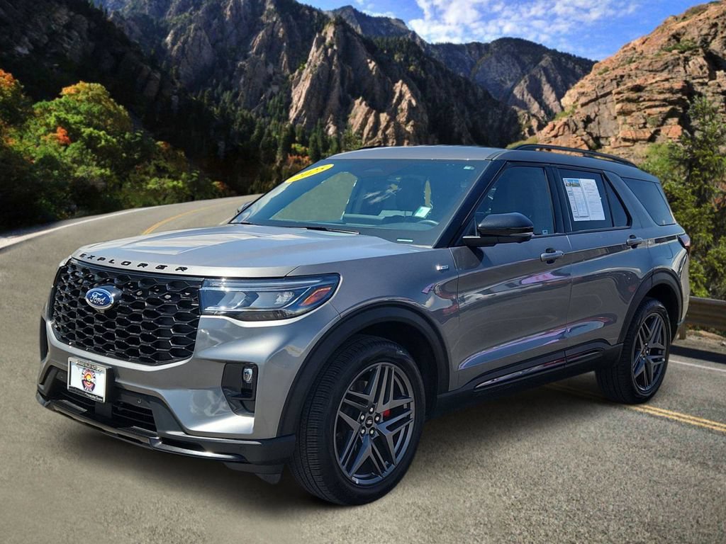 Used 2025 Ford Explorer ST-Line w/ ST-Line Street Pack AWD/4WD image 5