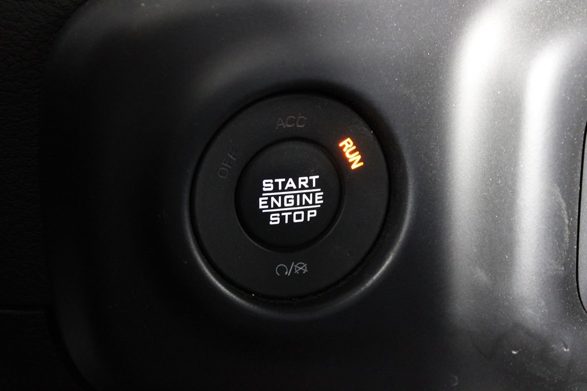 Used 2023 Jeep Wrangler Unlimited w/ Cold Weather Group AWD/4WD image 15