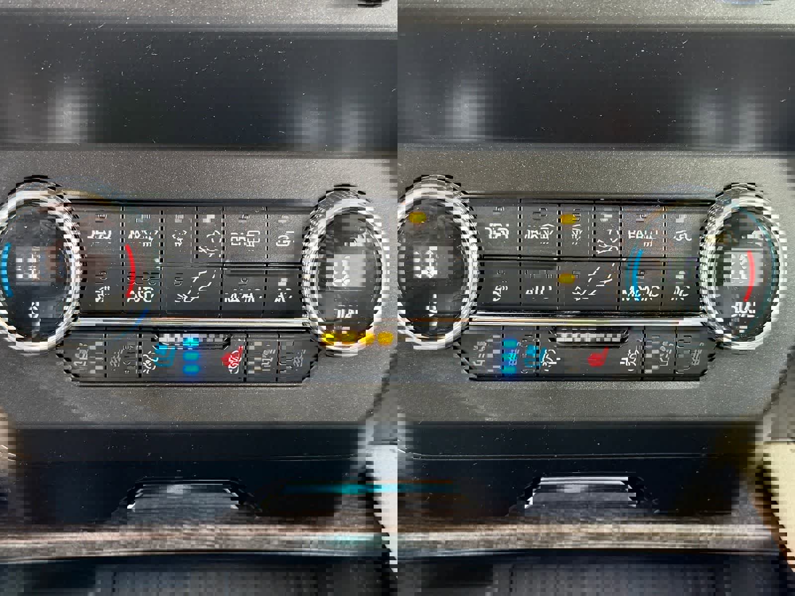 Used 2019 Ford Expedition Limited w/ Equipment Group 302A RWD image 21