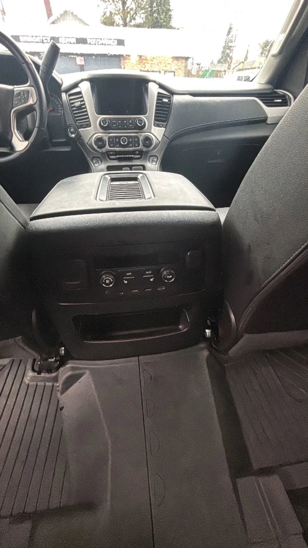 Used 2017 GMC Yukon SLT w/ Open Road Package image 17