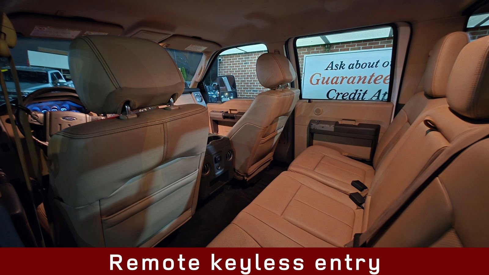 Used 2015 Ford F250 Lariat w/ Lariat Interior Package image 12