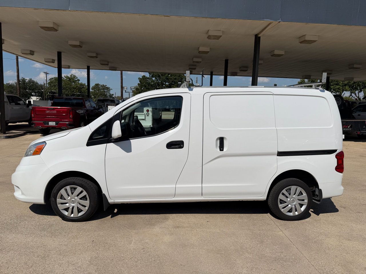 Used 2021 Nissan NV200 SV image 2