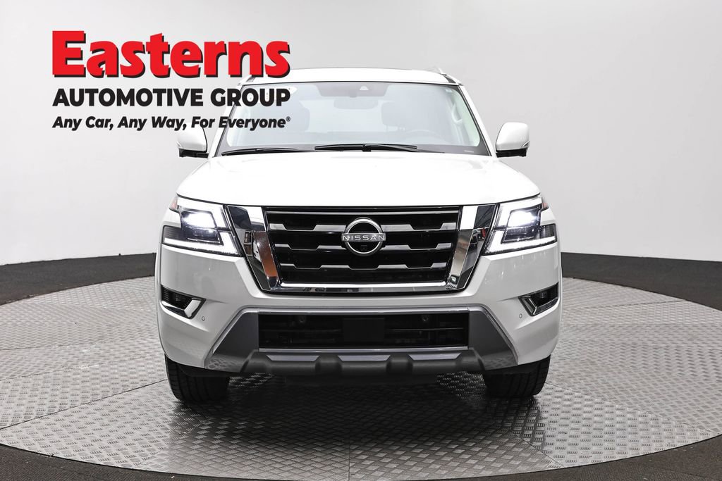 Used 2024 Nissan Armada SL w/ Captain's Chairs Package image 2