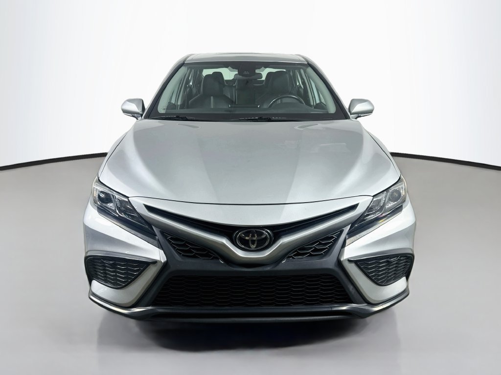 Used 2023 Toyota Camry SE FWD image 2