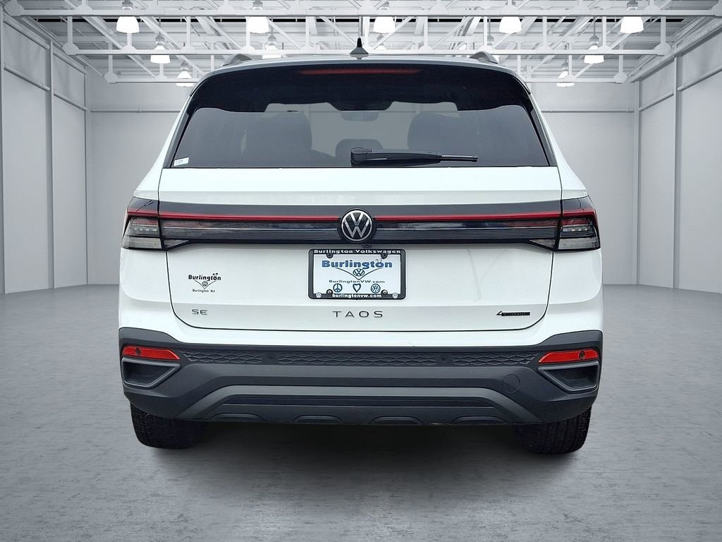 Certified 2025 Volkswagen Taos SE AWD/4WD image 5