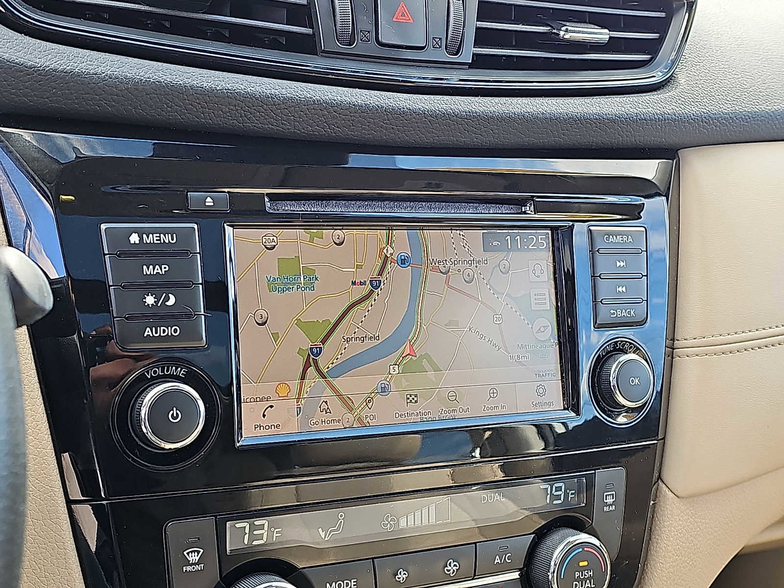 Used 2019 Nissan Rogue SL w/ Premium Package image 18