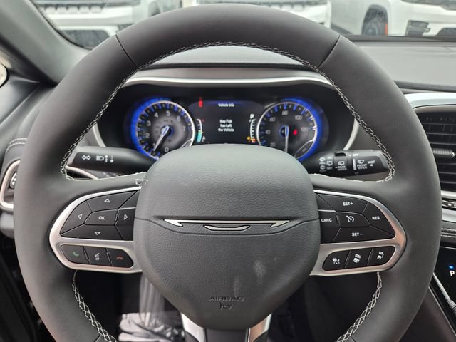 New 2027 Chrysler Pacifica Select FWD image 26